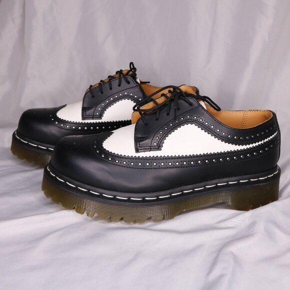 Dr. Martens Black & White Wingtip Brogue Oxford Shoes Size 7 NWOB - Picture 5 of 8